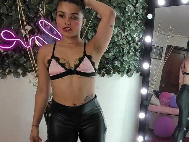 Freechat DestinyHills on BongaCams