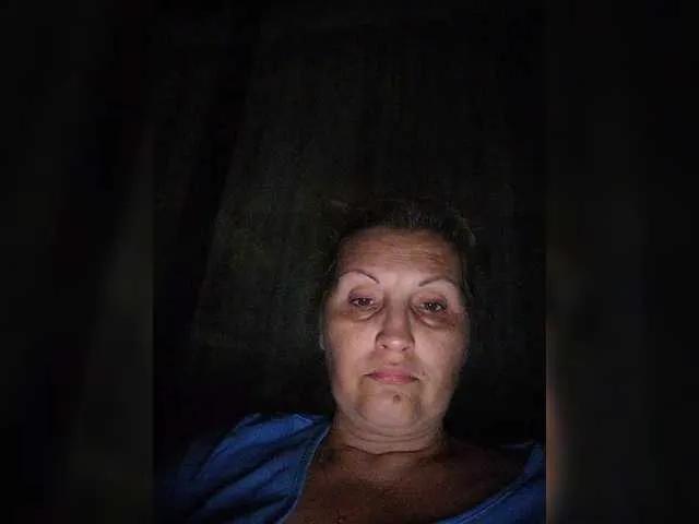 Freechat DivineBlond on BongaCams