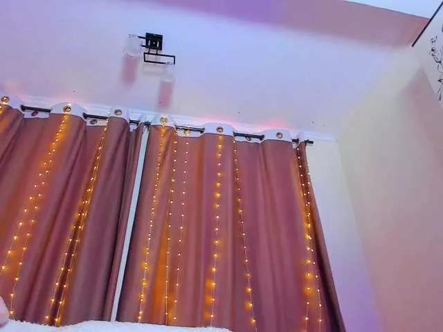 Dollyiaa on BongaCams 