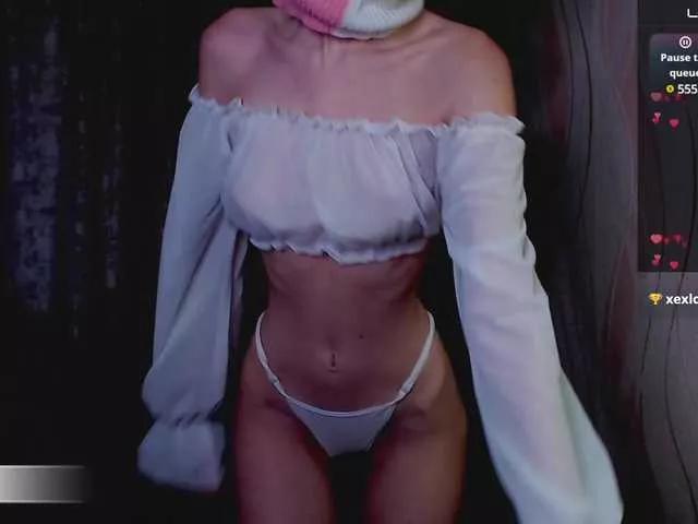 Offline Domiiiniiicana on BongaCams