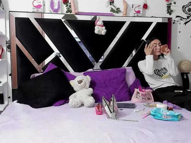 Offline Dreamgirlss on BongaCams