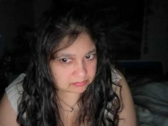 BongaCams DUMBHOEMELANIE is Freechat DUMBHOEMELANIE — Horny interesting men with generous hearts turn me on the most...