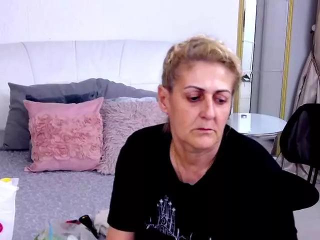 Offline ElenaJuarez on BongaCams