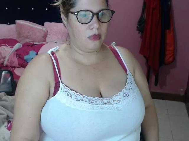 Offline ElizabethTaylor8 on BongaCams