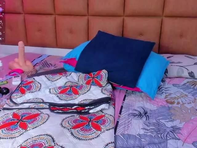 Freechat Ella-kelly on BongaCams