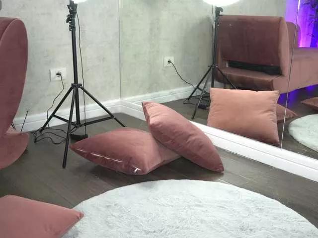 Offline ellacandy on BongaCams