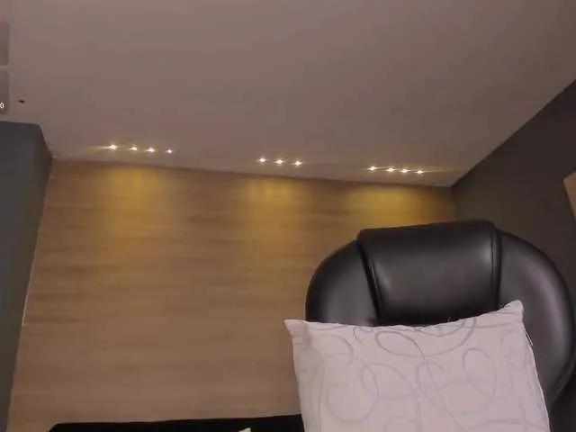 EllaClark on BongaCams 