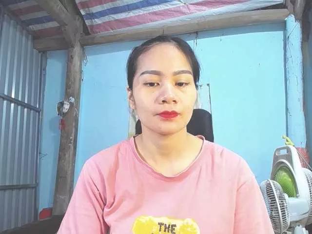 Offline EllaShow93 on BongaCams