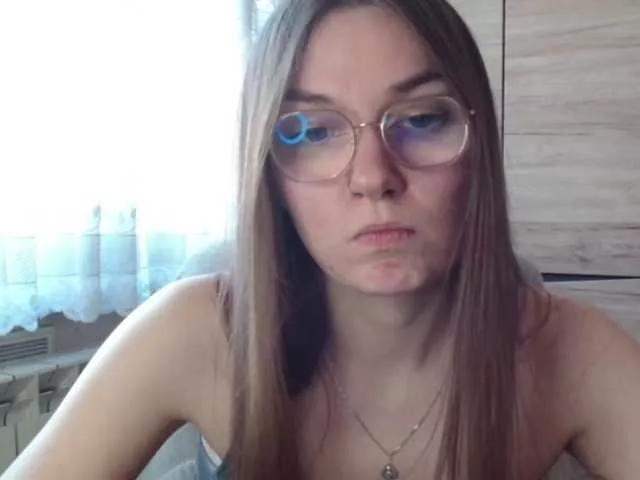 Offline Ellyxcute on BongaCams