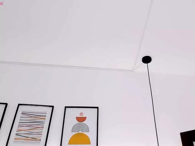 Offline Emma-white on BongaCams