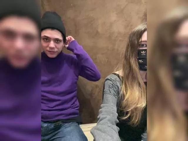 Freechat Emmalove13 on BongaCams