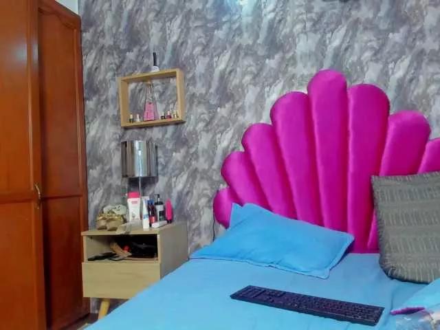 Offline EMMAPARIS on BongaCams