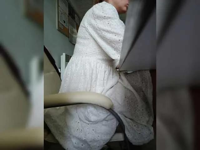 EmmiHot on BongaCams 