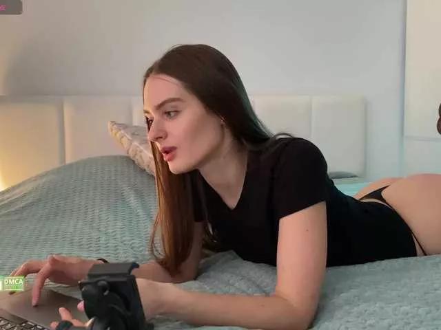 Freechat EmmSee on BongaCams