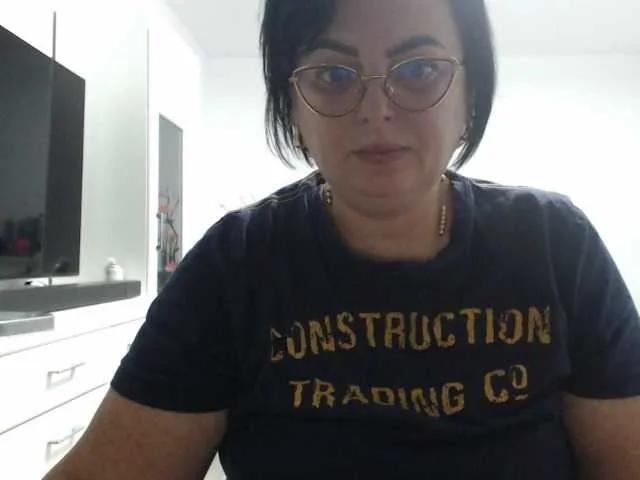 Offline Emyllywhite on BongaCams