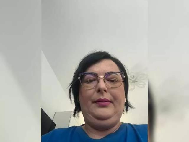 Offline Emyllywhite on BongaCams