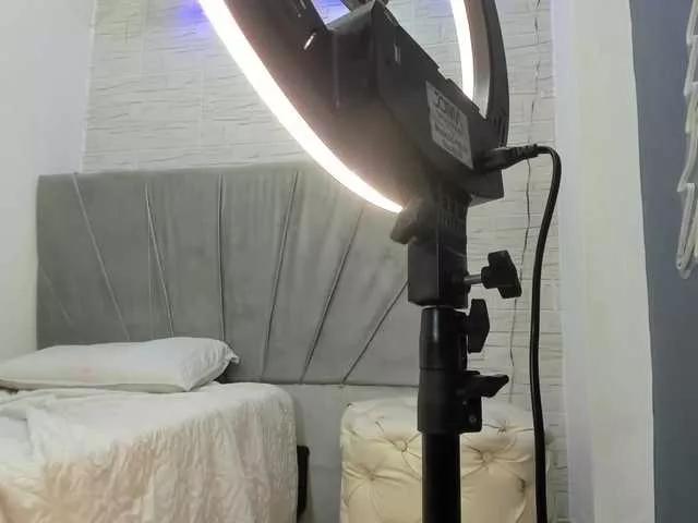 Offline Fallon-1 on BongaCams