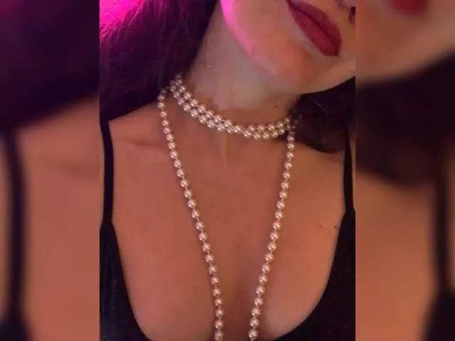 Offline FeeBee on BongaCams