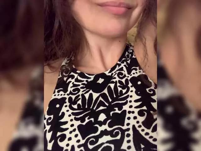 Offline FeeBee on BongaCams