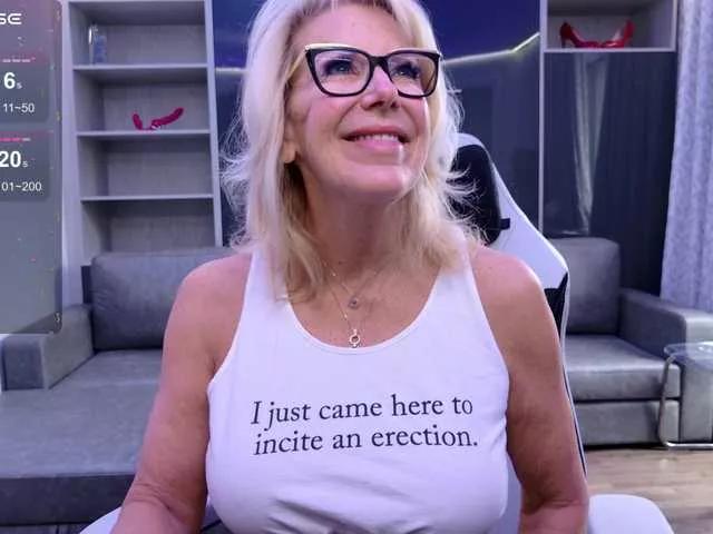 Offline FitCougar on BongaCams