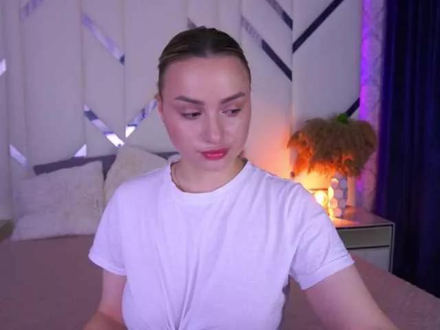 Offline FloraGreys on BongaCams