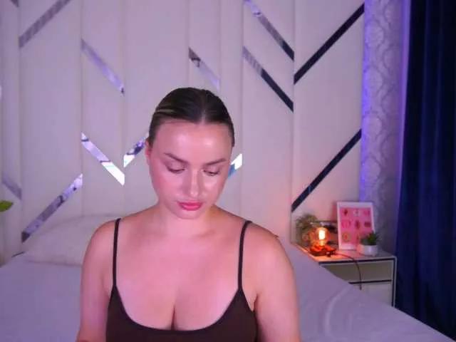 Offline FloraGreys on BongaCams