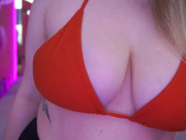 Offline FloraGreys on BongaCams