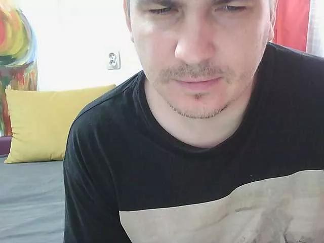 Offline FreDiamond on BongaCams