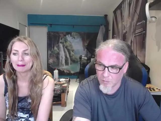 Offline GiselleandJay on BongaCams