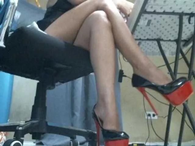 Offline GoddessArax on BongaCams