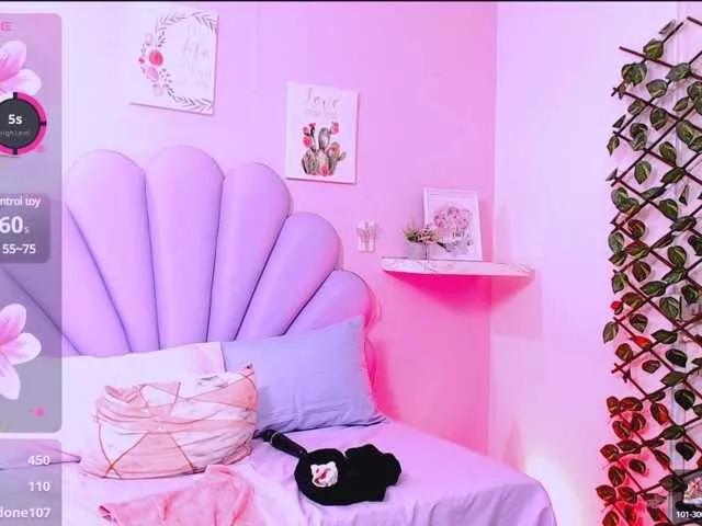 Offline HannaPretthy on BongaCams