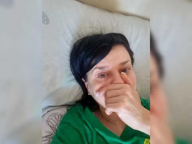 Offline helenakisss on BongaCams