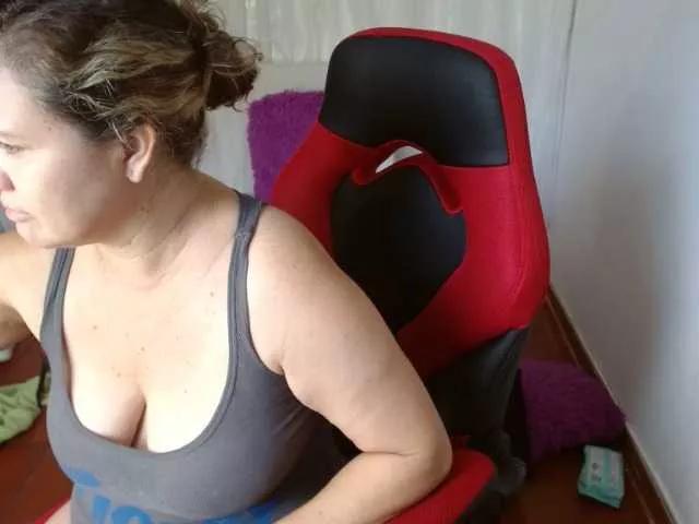 Offline helenca1980 on BongaCams