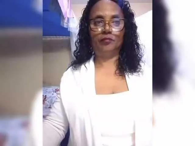 Freechat hotmomsexy on BongaCams