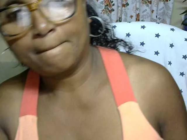 Freechat hotmomsexy on BongaCams