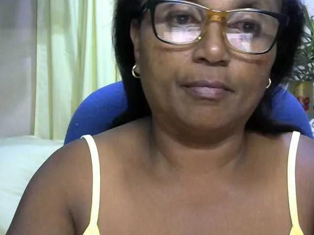 Freechat hotmomsexy on BongaCams