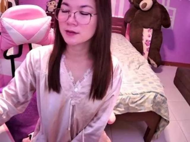 Offline HottieAnne on BongaCams