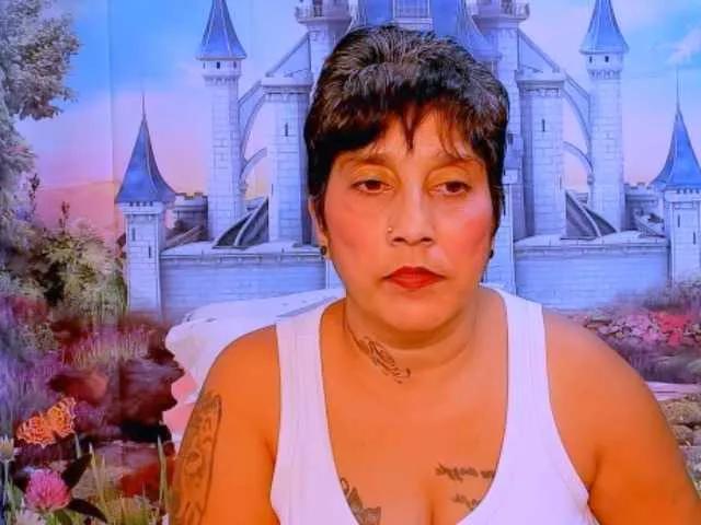 Offline indianroxy on BongaCams