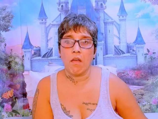 Offline indianroxy on BongaCams