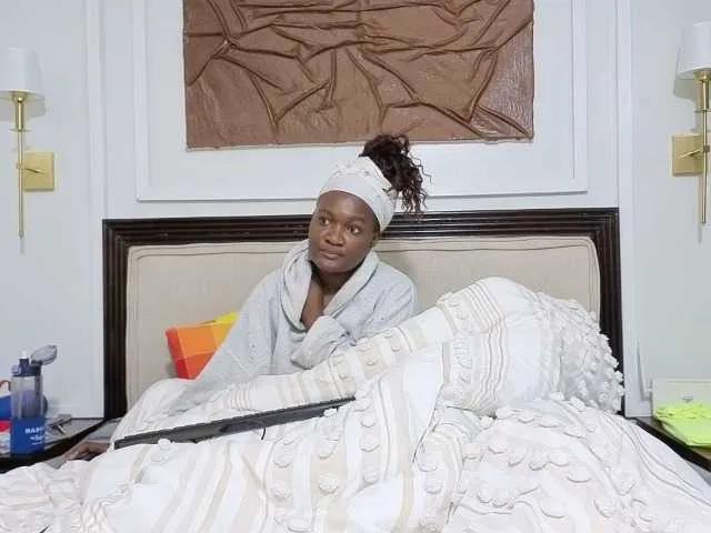 Offline Innnie on BongaCams