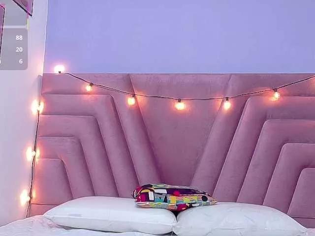 Offline innocenthazel on BongaCams