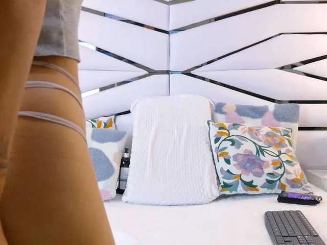 Offline IrisRoss on BongaCams