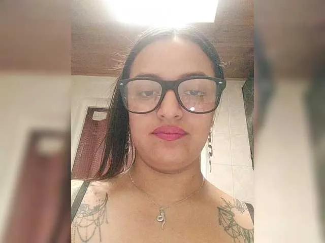 Freechat isiss-goddess on BongaCams