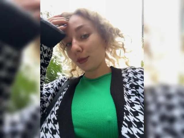 Freechat Janchi- on BongaCams