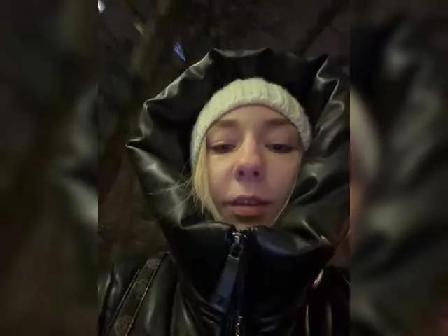 Freechat Janchi- on BongaCams