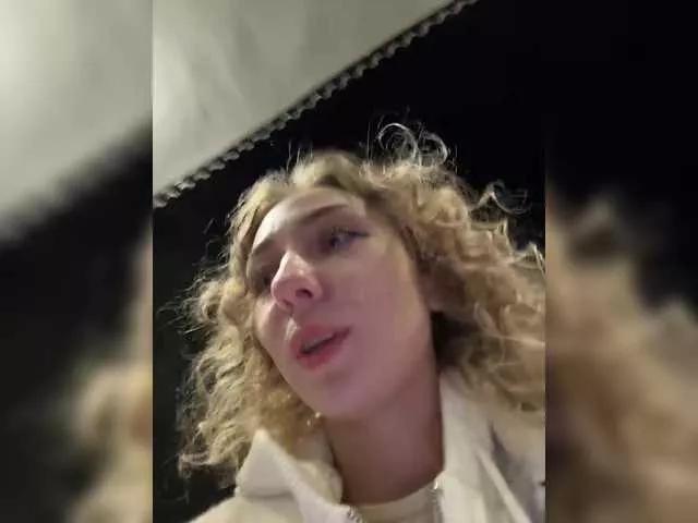 Freechat Janchi- on BongaCams