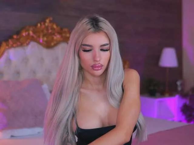 Offline JuicyJessye on BongaCams