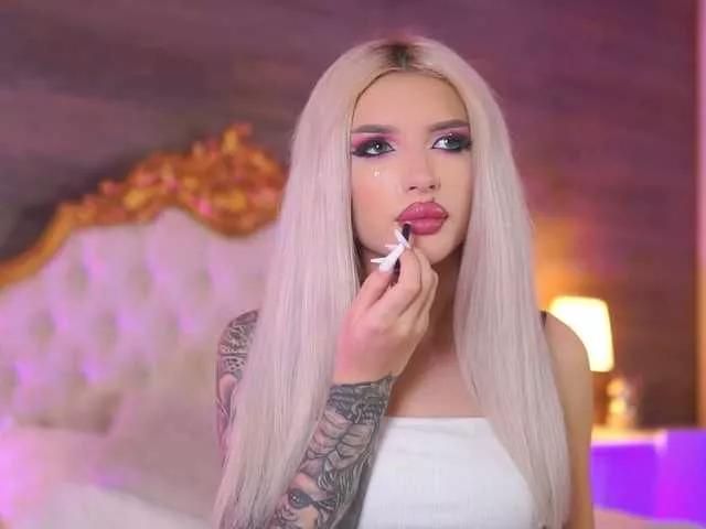 Offline JuicyJessye on BongaCams