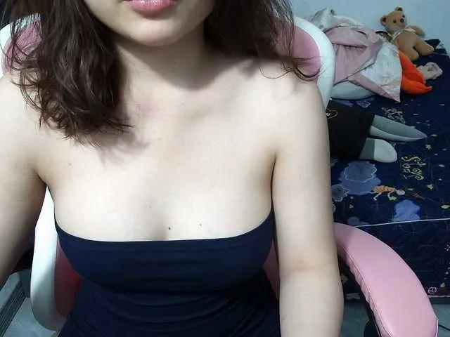 Offline Julia98 on BongaCams
