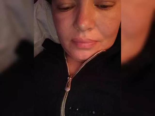 Offline Juliamad on BongaCams